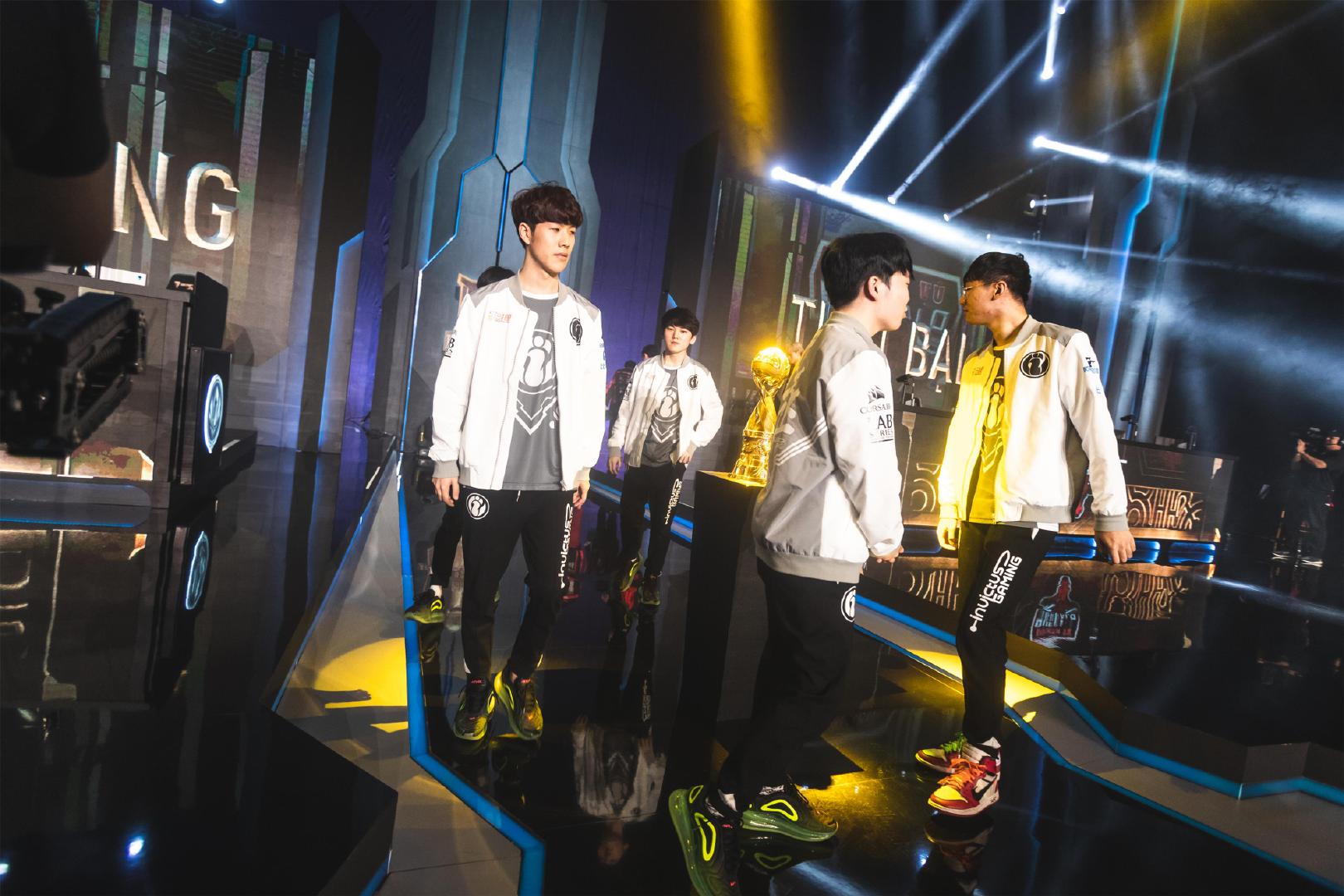 四连胜锁定B组第一！RNG晋级2023德玛西亚杯八强！